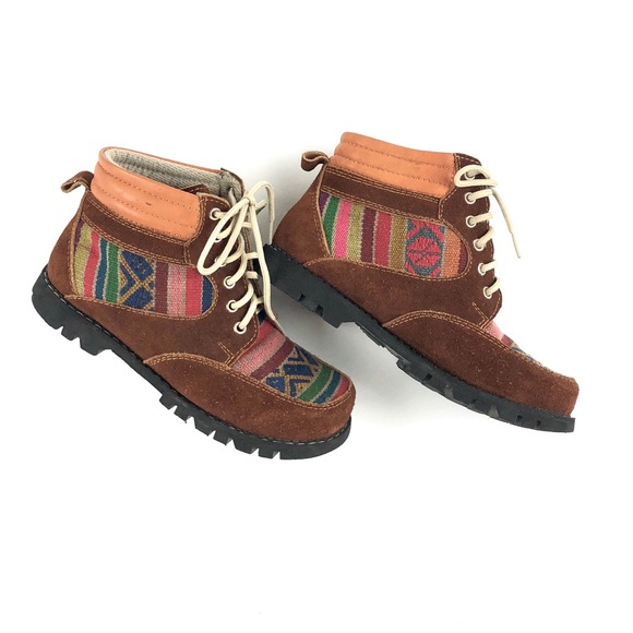 Cats Shoes - Suede embroidered boho Peruvian walking boots